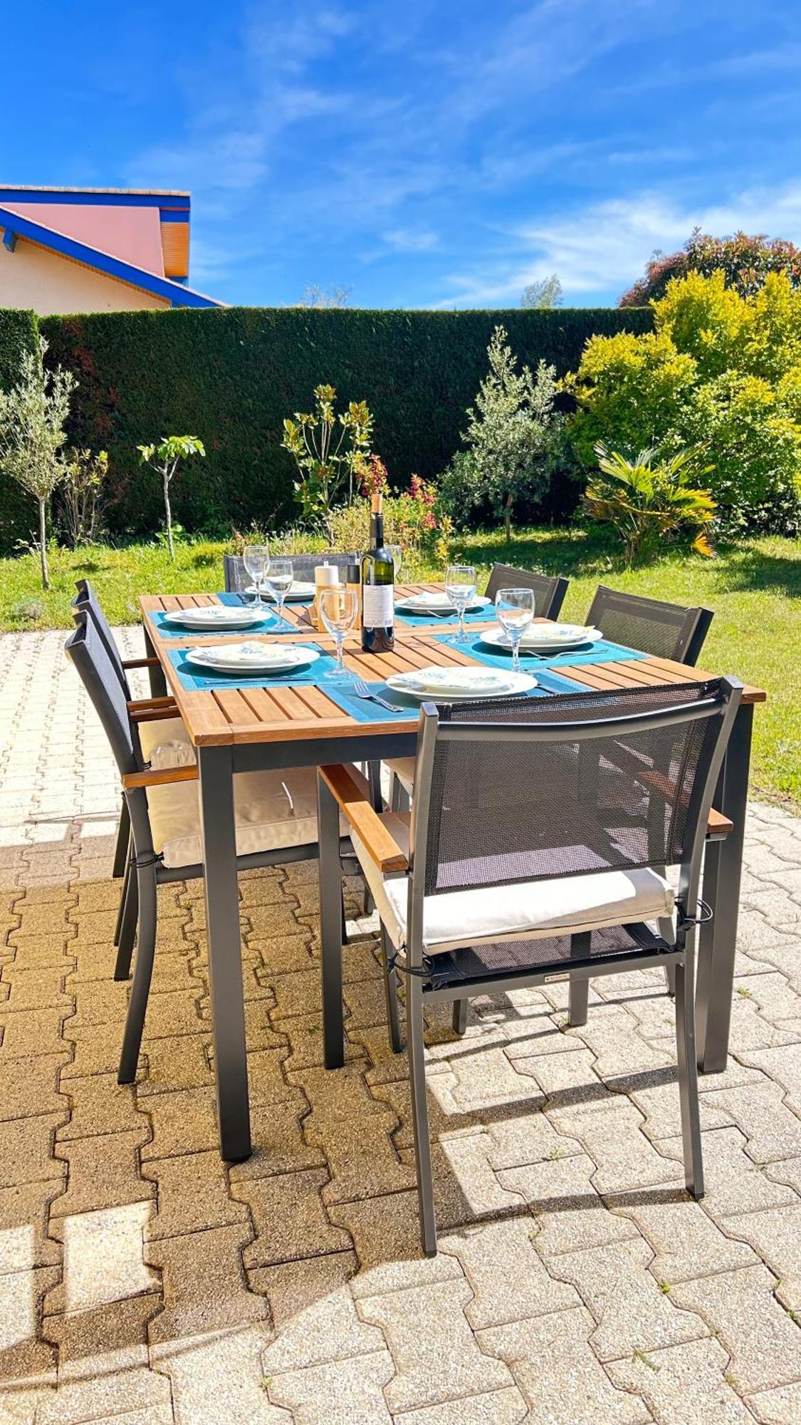 Jolie Maison De Vacances Avec Terrasse Et Jardin Saint-Julien-en-Born Exterior photo